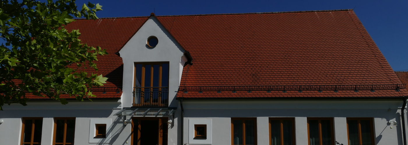 Gemeindehaus Alerheim im Sonnenschein